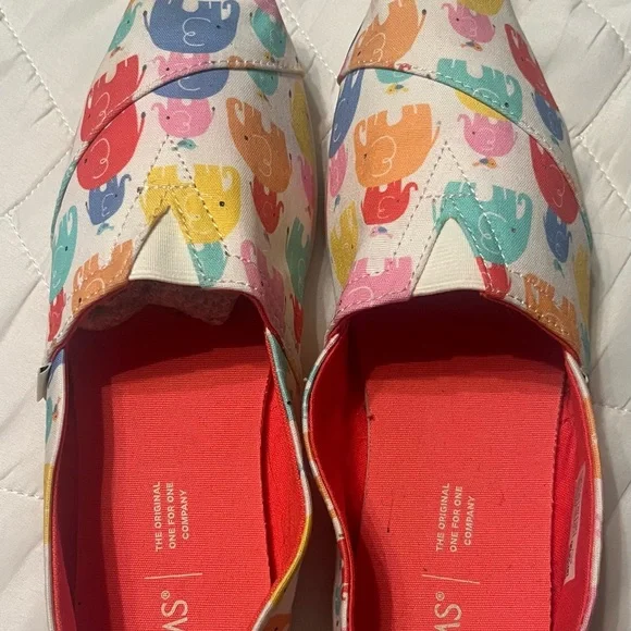Toms Multicolor Elephant Print Flats - Picture 1 of 5